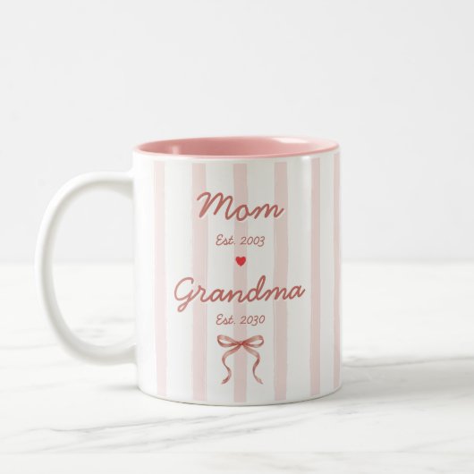 Moeder & oma aangepaste data roze strepen Coquette Tweekleurige Koffiemok (Links)