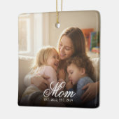 Moeder Opgericht Witte Elegante Script Foto Keramisch Ornament (Links)