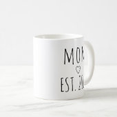 Moeder Opgerichte Aanpasbare Jaar Typografie  Koffiemok (Voorkant rechts)