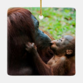 Moeder orang-oetan met baby keramisch ornament (Achterkant)