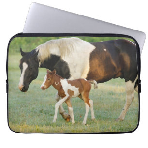 Moeder & Pasgeboren Schilder Veulen Laptop Sleeve