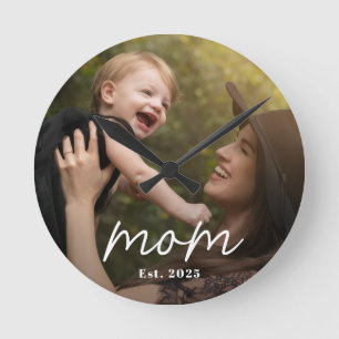 Moeder Richtte Moderne Witte Script Foto Op Ronde Klok