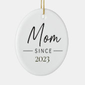 Moeder Sinds Gepersonaliseerd Jaar Handgeschreven Keramisch Ornament (Rechts)