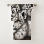 Moeder Sneeuwluipaard en kubus in de bergen Bad Handdoek (Insitu)