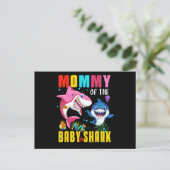 Moeder van de Baby Shark T-shirt verjaardag oma Sh Uitnodiging Briefkaart (Staand voorkant)