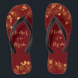 Moeder van de Bride Dark Burgundy & Gold Foliage Teenslippers<br><div class="desc">Deze prachtige Moeder van de Bride Dark Burgundy en goudbladerige teenslippers hebben een donkerbruine achtergrond die gekant is tegen een ingewikkeld goudgroen patroon en aanpasbare moderne typografie. De combinatie van de rijke Bourgogne en de glanzende gouden creëer en elegant en luxe esthetiek. Het is een mooi cadeau voor je bruidfeestje....</div>