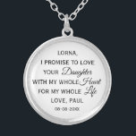 Moeder van de bruid huwelijkscadeau van bruidegom zilver vergulden ketting<br><div class="desc">Mooi en klassiek cadeau voor de moeder van de bruid van bruidegom gepersonaliseerd met de naam van de moeder van de bruid,  de naam van de bruidegom en de trouwdatum</div>