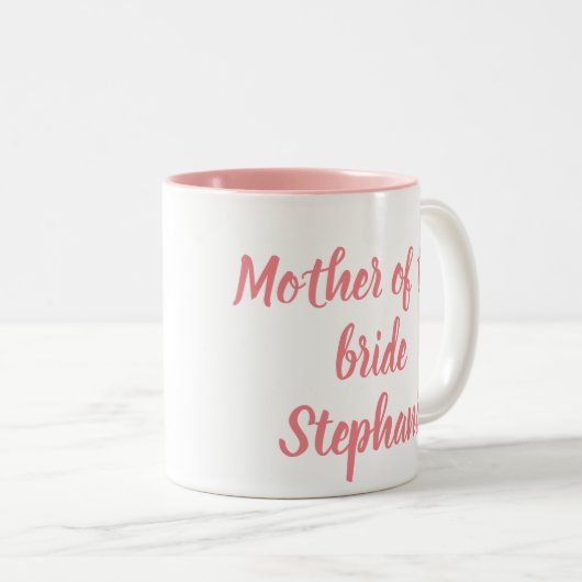Moeder van de Bruid Roze Script Bruiloften Tweekleurige Koffiemok (Voorkant rechts)