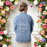 Moeder van de bruid trouw wit schrift denim jacket<br><div class="desc">Moeder van de bruid trouw denim jas in wit schrift. Goed voor trouwfeesten,  bruidsfeest,  vrijgezellenfeest oefen diner. Bekijk meer producten met dit ontwerp in de collectie hieronder.</div>