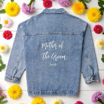 Moeder van de bruidegom bruiloft Vrijgezellenfeest Denim Jacket<br><div class="desc">Moeder van de bruidegom denim jas voor bruiloft Vrijgezellenfeest met witte tekst. Meer producten met dit ontwerp zijn in het onderstaande collectie.</div>