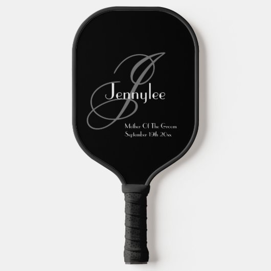 Moeder van de bruidegom Gift Classy Monogram Scrip Pickleball Paddle (Voorkant)