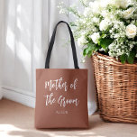 Moeder van de Bruidegom Terracotta Bruin Wit Tote Bag<br><div class="desc">Moeder van de Bruidegom Trouwtas in Verbrand Oranje,  Bruin en Wit/Terracotta. Geschikt voor Bruidsmeisje Cadeaus Bruiloften,  Bruidsstoet,  Bachelorette feest,  Oefendiner. Bekijk meer producten met dit ontwerp in de collectie hieronder.</div>