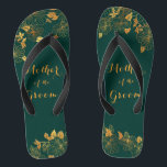 Moeder van de Groom Emerald Green & Gold Foliage Teenslippers<br><div class="desc">Deze prachtige Moeder van de groom emerald green en goudfoliage teenslippers zijn voorzien van een gouden bladpatroon en moderne typografie op een tijdloze donkergroene achtergrond. Het is een mooi cadeau voor je bruidfeestje. Uitzicht het collectie op deze pagina om overeenkomende objecten te vinden. ♥ deze met je gegevens aanpassen. Als...</div>