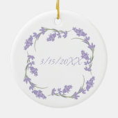 Moeder van de Groom Lavender Floral Wreath Keramisch Ornament (Achterkant)