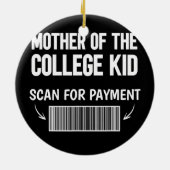 Moeder van het kind van het college scant naar bet keramisch ornament (Achterkant)