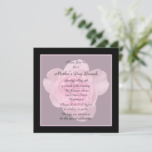 Moederdag Brunch Uitnodiging Roze Roos (Staand voorkant)