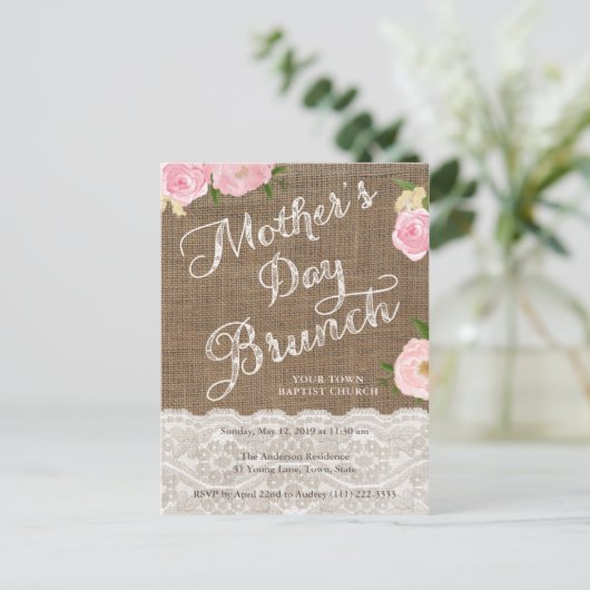 Moederdag Brunch uitnodigt, rustieke roze bloemen Briefkaart (Staand voorkant)