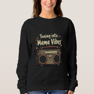 Moederdag cadeau afstemmen op Mama Vibes Trui
