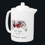Moederdag Floral Best Mam Ever Persoonlijk Theepot<br><div class="desc">Een moederdag theepot zou een moeder liefhebben. Deze Best Mam Ever-theepot met moderne scripttypografie en een scherp bloemontwerp maakt dit jaar een perfect cadeau voor moeder Voeg een naam toe door op de knop 'Personaliseren' te klikken</div>