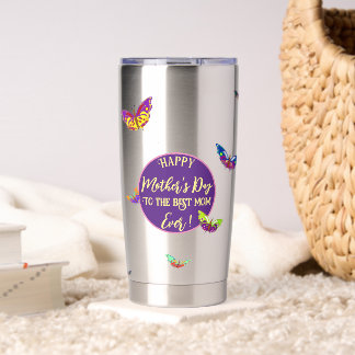 Moederdag kalligrafie met kleurrijke vlinders geïsoleerde drinkbeker