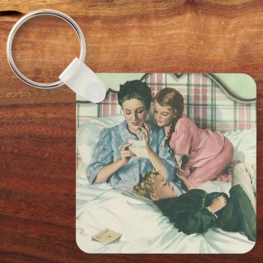 moederdag, kinderen die kaarten lezen in bed sleutelhanger (Voorkant)