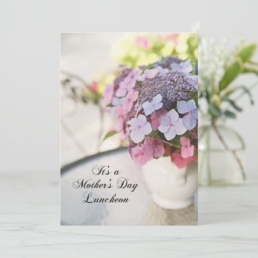 Moederdag Luncheon Invitation with Flowers Kaart (Staand voorkant)
