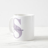 Moederdag | Moderne paarse monogram initiaal Moede Koffiemok (Voorkant links)