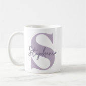 Moederdag | Moderne paarse monogram initiaal Moede Koffiemok (Links)
