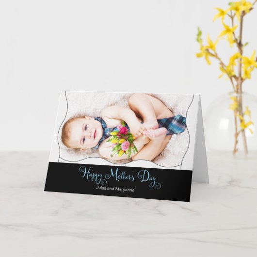 Moederdag voor de Two Moms Baby in een Necktie Kaart (Gele Bloem)