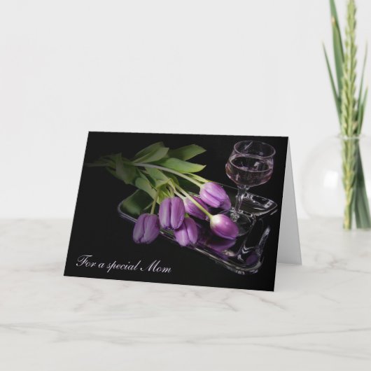 Moederdag Wijn en Paarse Tulpen Kaart (Voorkant)