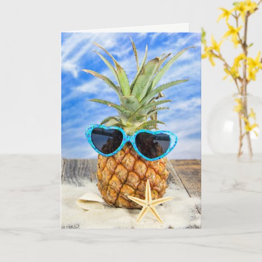 Moederdag zonnebril op ananas kaart (Gele Bloem)