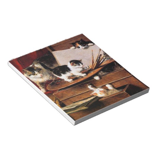 Moederkat en Kittens op tafel Notitieblok (Schuin)