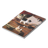 Moederkat en Kittens op tafel Notitieblok (Linkerzijde)