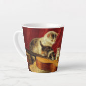 Moederkat en Kittens spelen met gitaar Latte Mok (Linkerhoek)