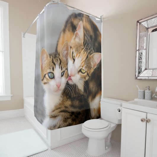 Moederkat houdt van schattige kitten, Tub Douchegordijn (In situ)