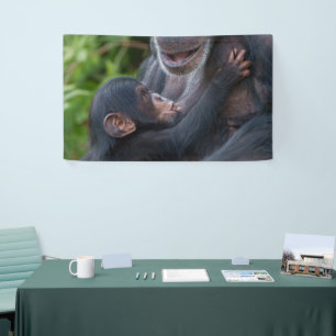Moederliefde – Baby Chimpansee Spandoek