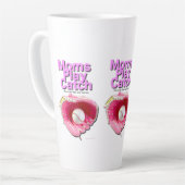 Moeders spelen vangst latte mok (Linkerhoek)