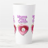 Moeders spelen vangst latte mok (Voorkant)