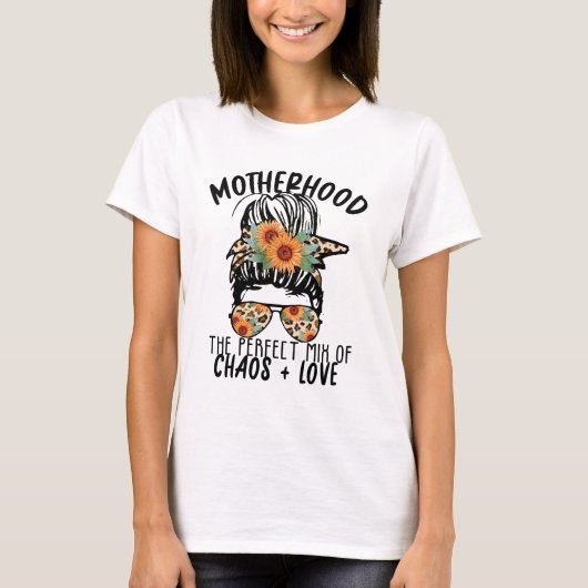 Moederschap Chaos en Love T-shirt (Voorkant)