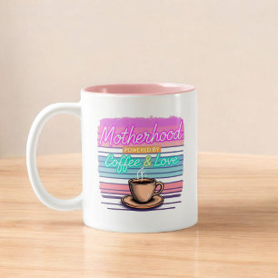 Moederschap draait op koffie en liefde Grappige Tweekleurige Koffiemok