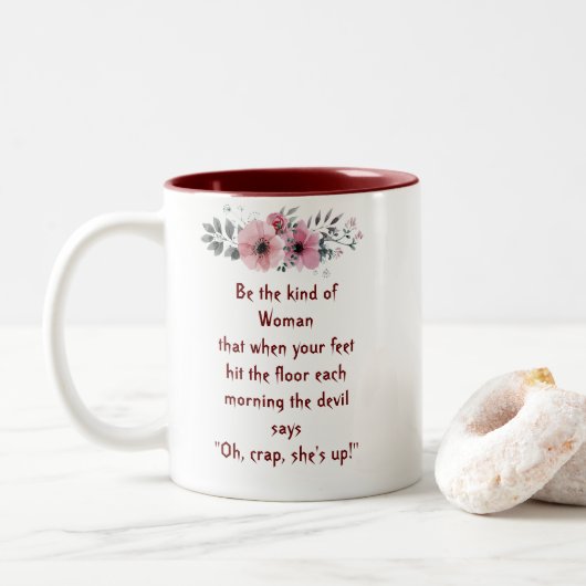 Moedige Vrouw Mok  "Oh nee, ze is op" (Met donut)