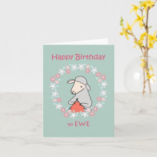 Moeie Breiende Schaap Grappige Gefeliciteerd met j Kaart (Gele Bloem)