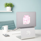 Moeilijke aardbei melk kartonnen doos sticker (Laptop op bureau)