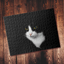 Moeilijke zwart-witte kat op effen zwart legpuzzel