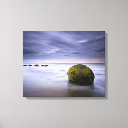 Moeraki Boulders Sunrise Seascape Canvas Afdruk (Voorkant)
