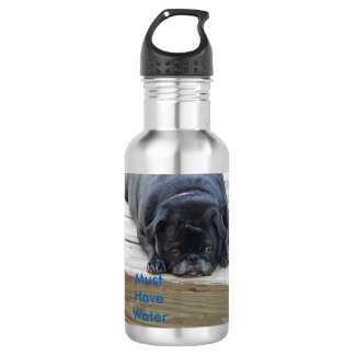 Moet water hebben waterfles