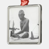 Mohandas Karamchand Gandhi Metalen Ornament (Links)
