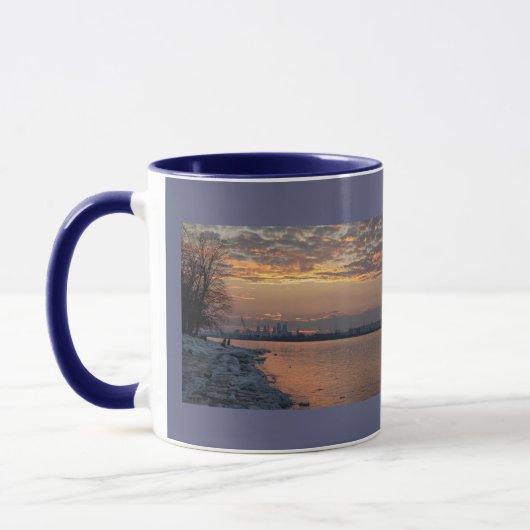 Mok bij de zonsondergang in de wintertijd (Links)