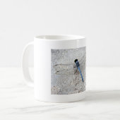 Mok blauwe dragonfly-koffie (Voorkant links)