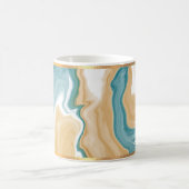 Mok blauwe marmer en goudmageremelkkoffie (Center)